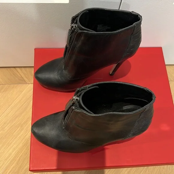BCBG booties - Picture 3 of 3